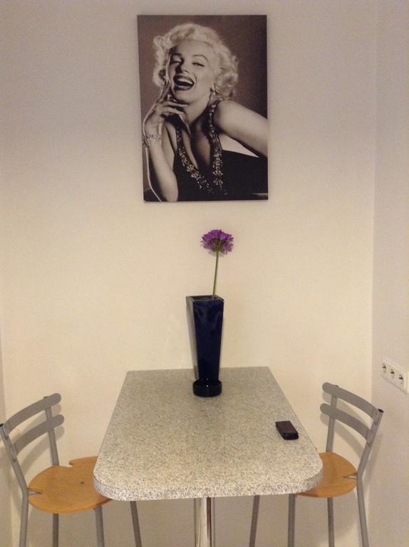 Cheap And Chic Appartement Riga Kamer foto